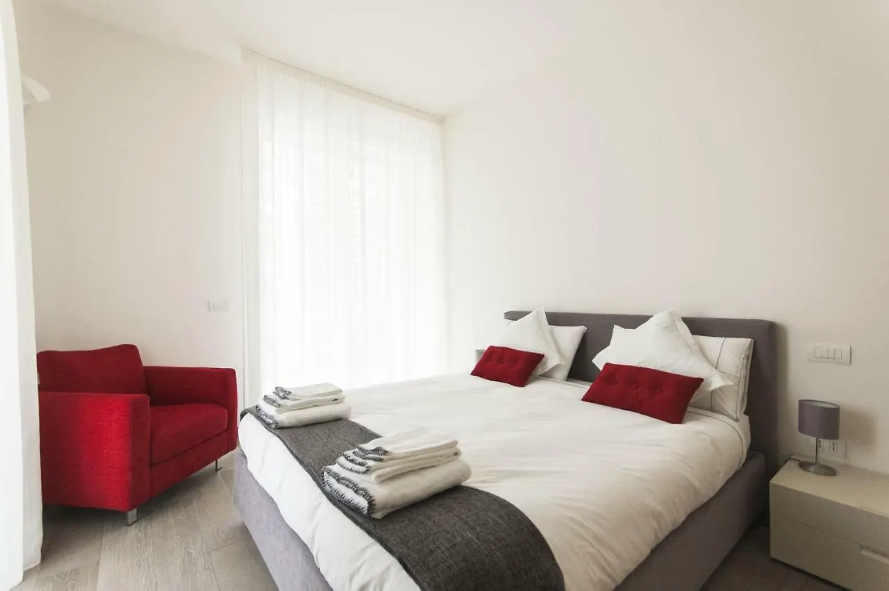 Design & New Center Apartments Milan