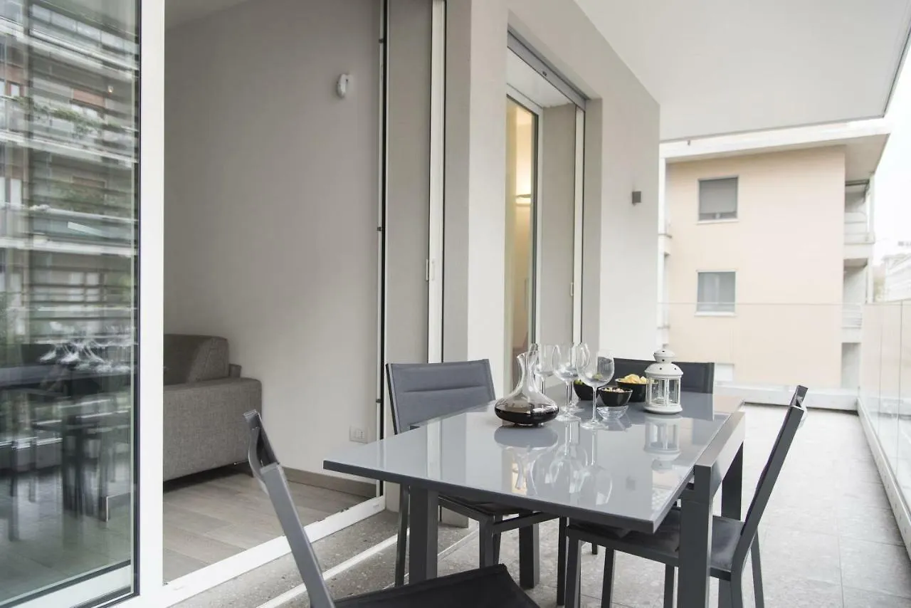 Design & New Center Apartments Milano Italia